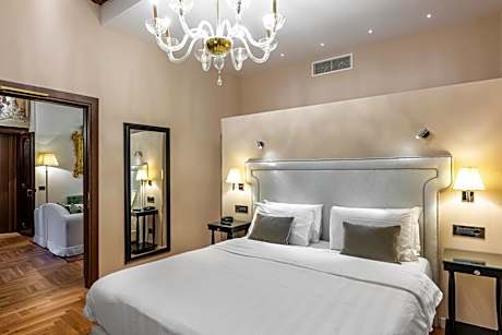 Deluxe Double or Twin Room with Canal View - Annex