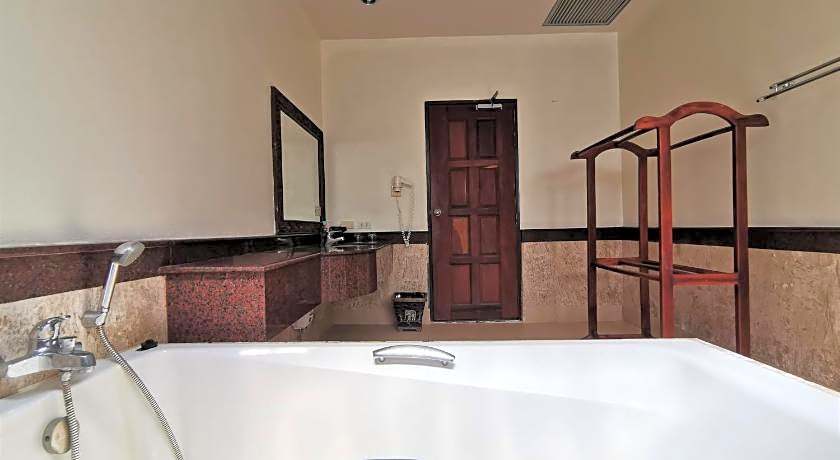 Holiday Villa, Lanta