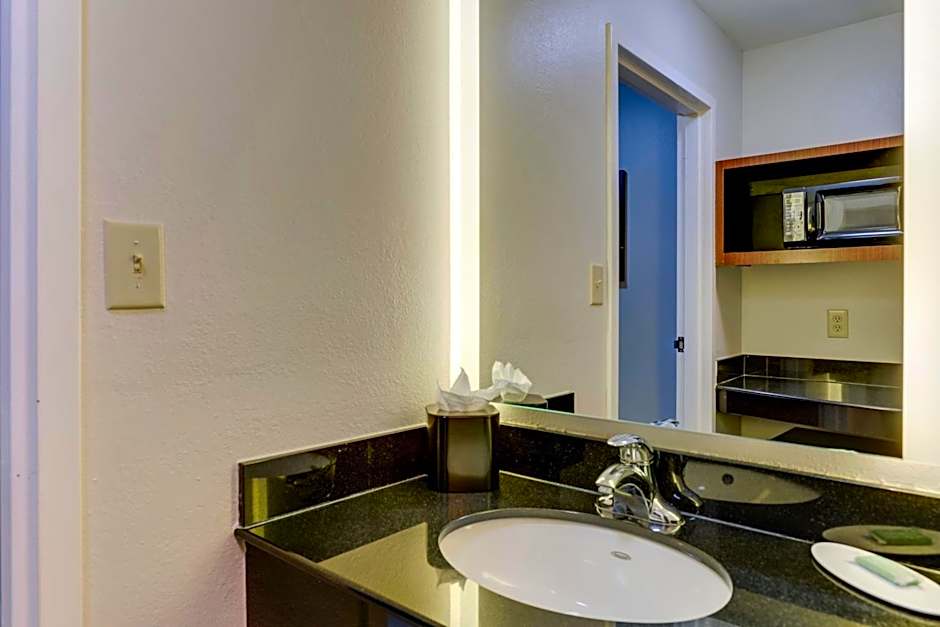 Fairfield Inn & Suites by Marriott Dallas Las Colinas