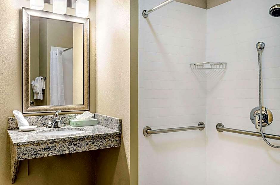 MainStay Suites Hackberry Sportsman's Lodge