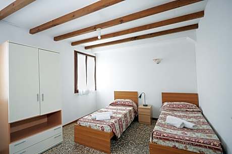 Twin Room with Shared Bathroom