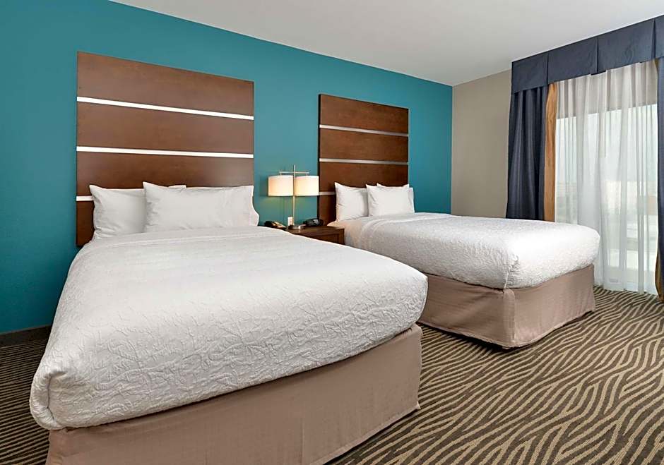 Hampton Inn By Hilton & Suites Des Moines Downtown