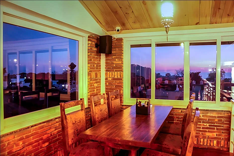 Hotel Hill View