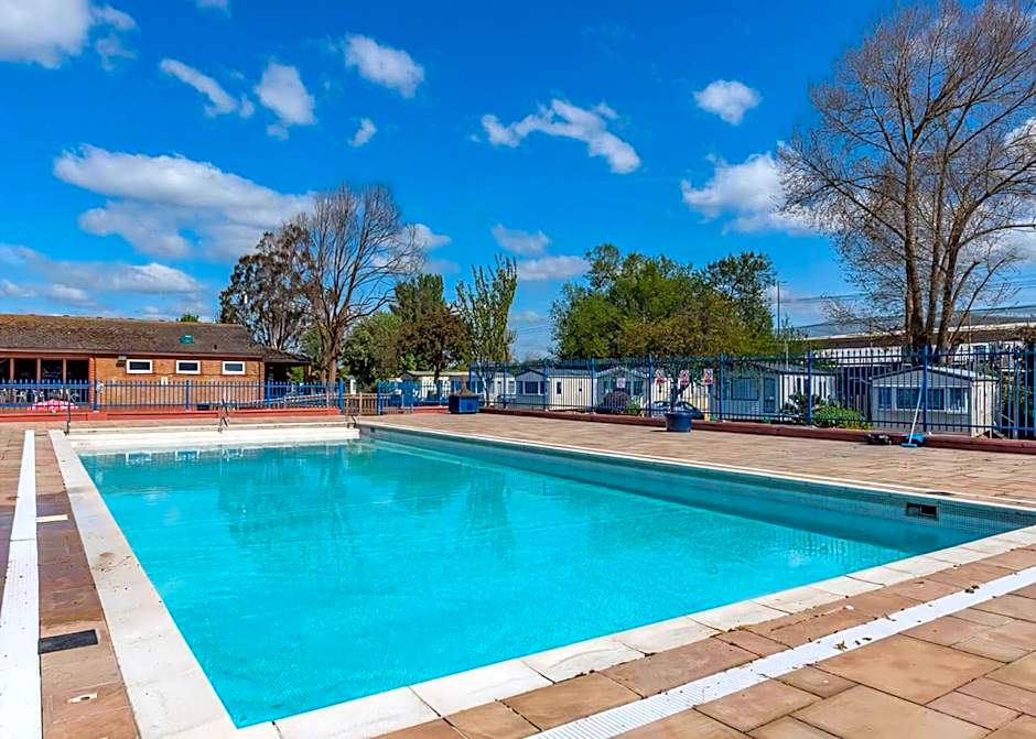 Riverside Caravan Park