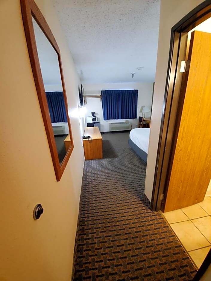 Hibbing Inn and Suites