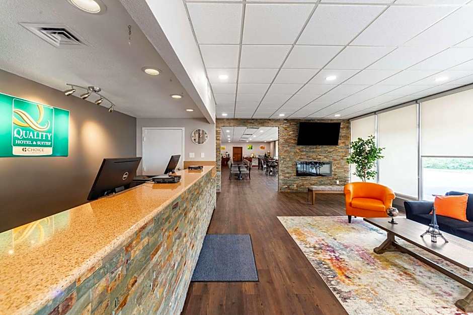 Quality Inn & Suites Vandalia near I-70 and Hwy 51