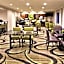 La Quinta Inn & Suites by Wyndham Milwaukee Delafield