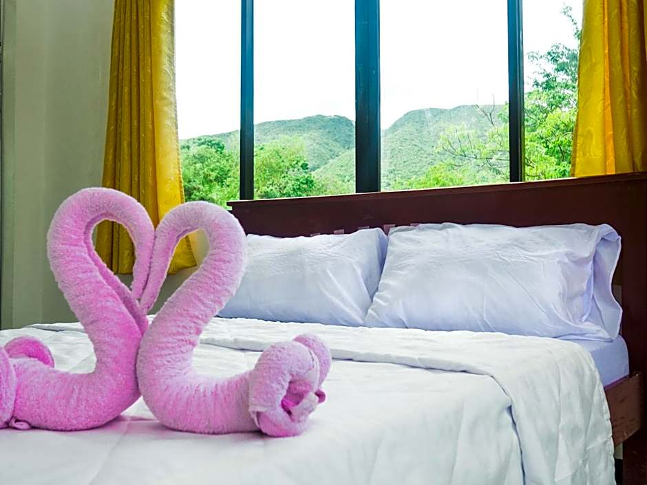 Luna Oslob Travellers Inn