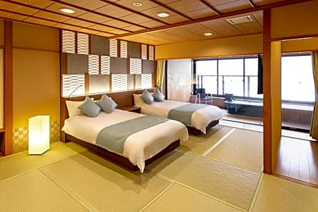 Japanese Western Style Room with Open-Air Bath