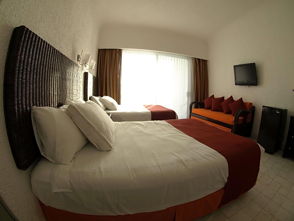 Sierra Mar All Inclusive at Tesoro