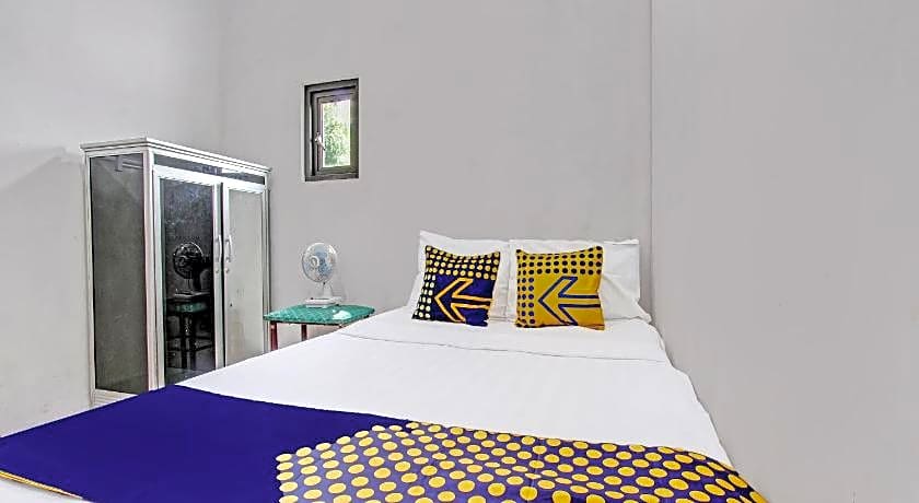 SPOT ON 92188 Ndalem Eyang Guesthouse Syariah