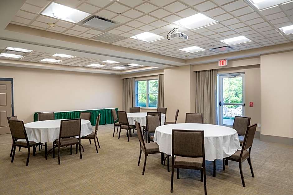 Country Inn & Suites by Radisson, State College (Penn State Area), PA