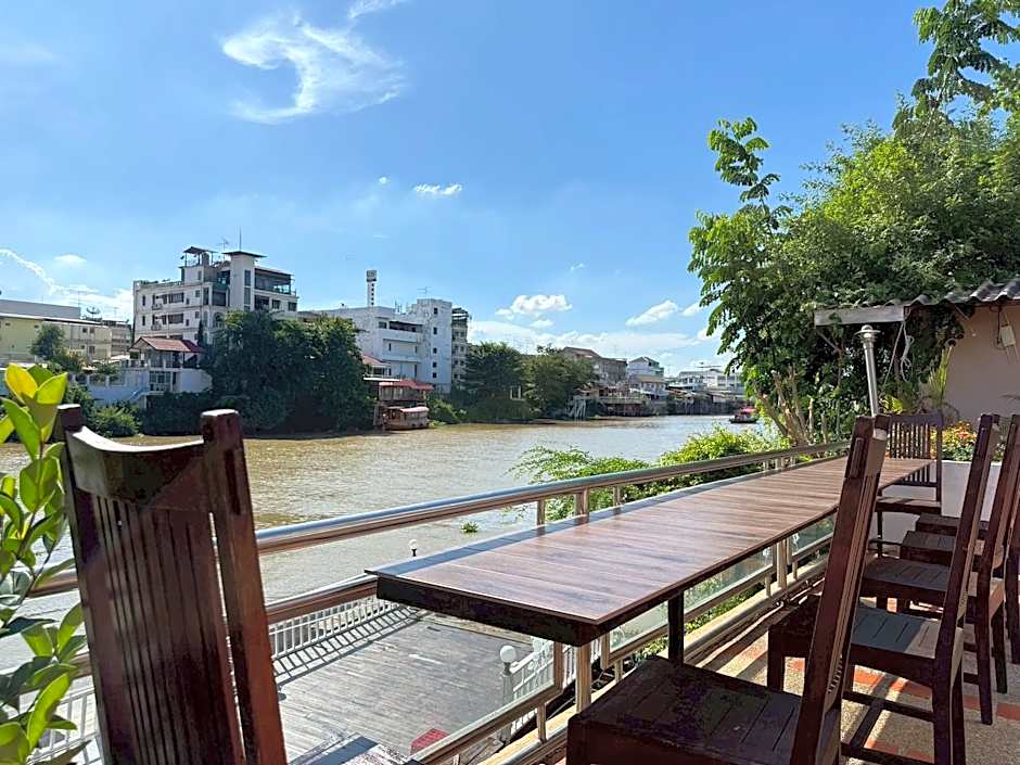 Ayothaya Riverside Hotel