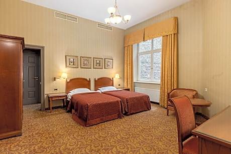 Standard Family Room