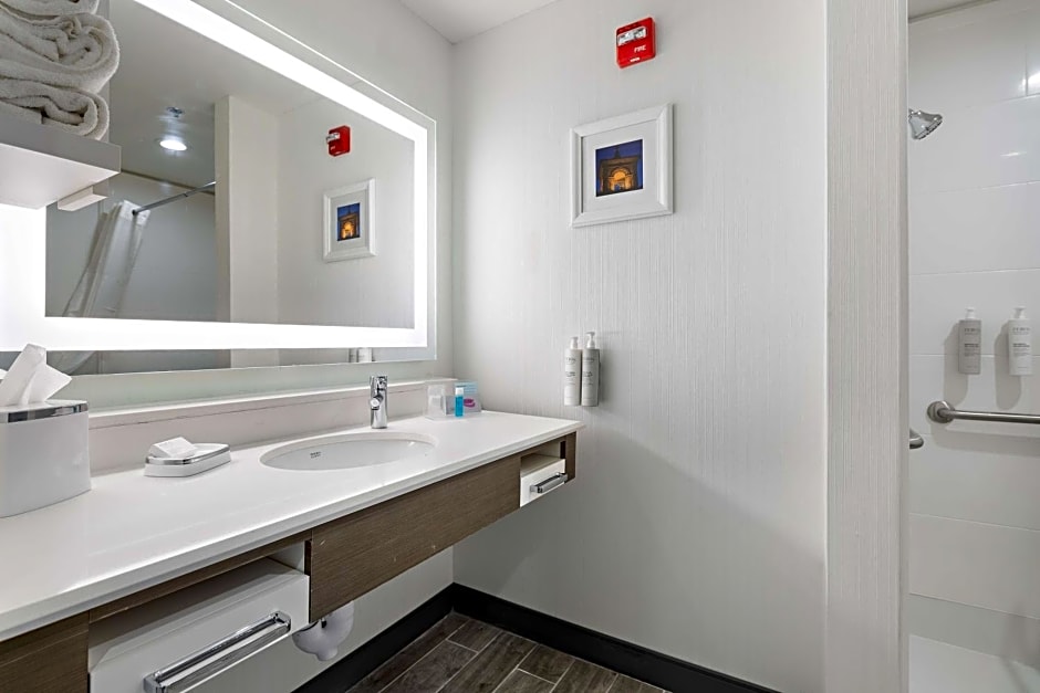 Hampton Inn By Hilton Kansas City Downtown Financial District, MO
