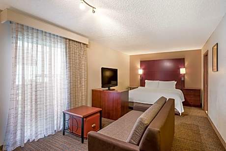 King Suite with Bath Tub - Disability Access