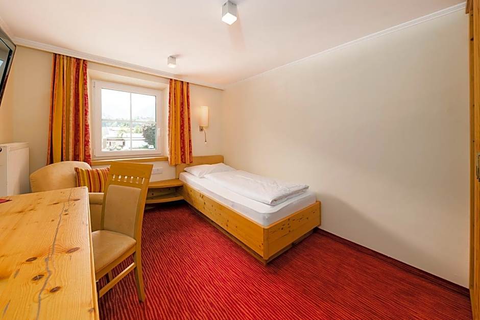 Photo 1 of 1 of Single Room