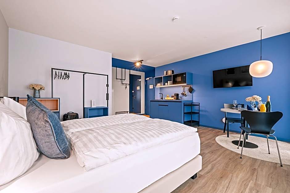 Motel42-Temporary Living