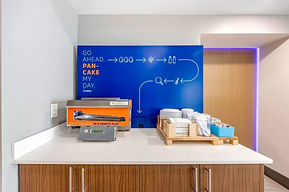 Holiday Inn Express White House By IHG