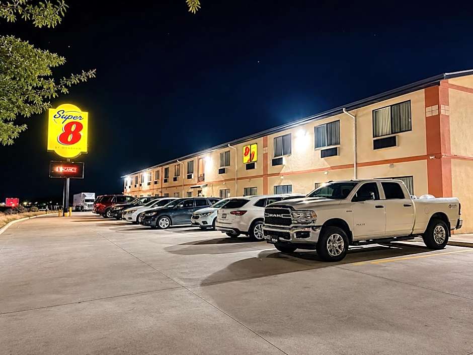 Super 8 by Wyndham Rawlins
