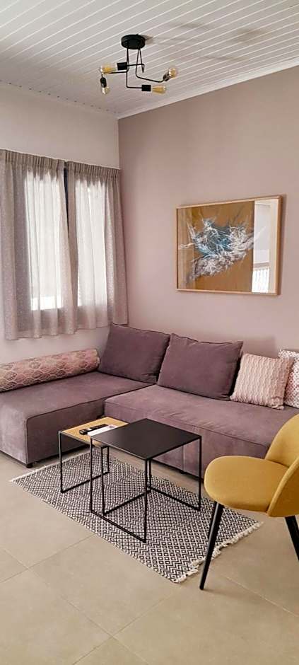 Edward Art Hotel – Nidri, GA