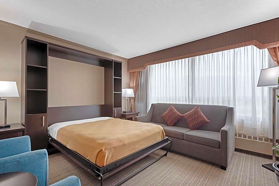 Best Western Plus Port O'Call Hotel