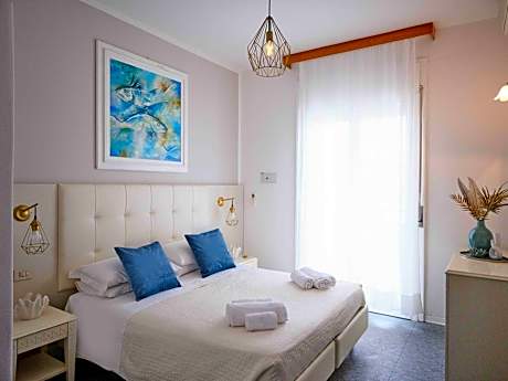 Double Room with Balcony and Sea View
