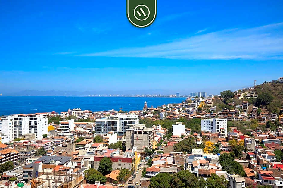 Great Apartment with Rooftop Pool