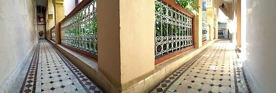 Riad Les Chrifis Navette Aéroport 24 sur 24