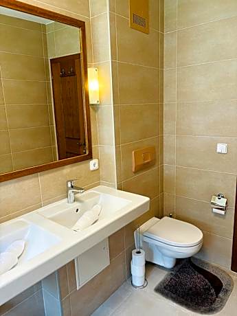 Two-Bedroom Deluxe Apartment with Balcony