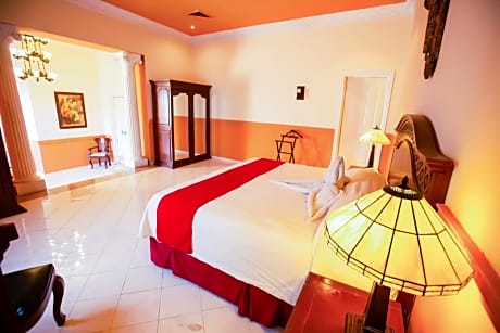 Master Suite with One King Bed & Spa Bath - Garden View