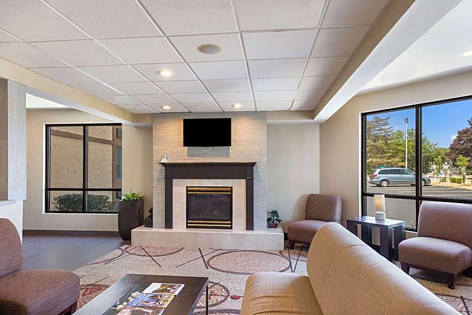 Quality Inn Albany Colonie