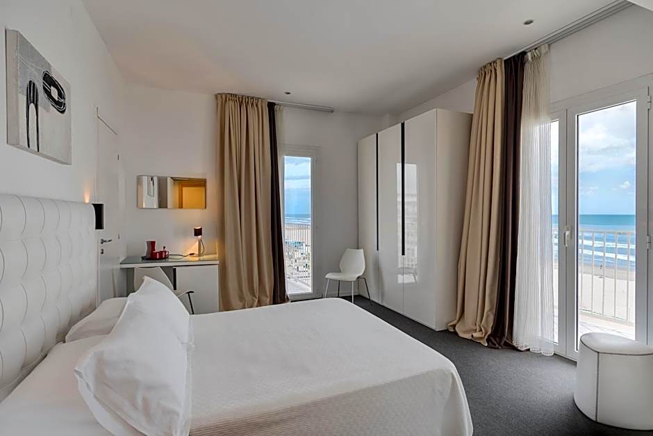 Hotel Fedora Riccione - FRONTE MARE