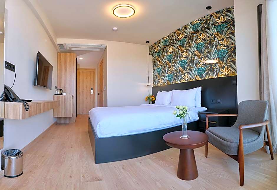 Venzi Ayayorgi-Adult Only 15