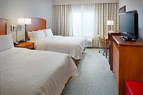 Queen Room with Two Queen Beds - Mobility Access/Non-Smoking