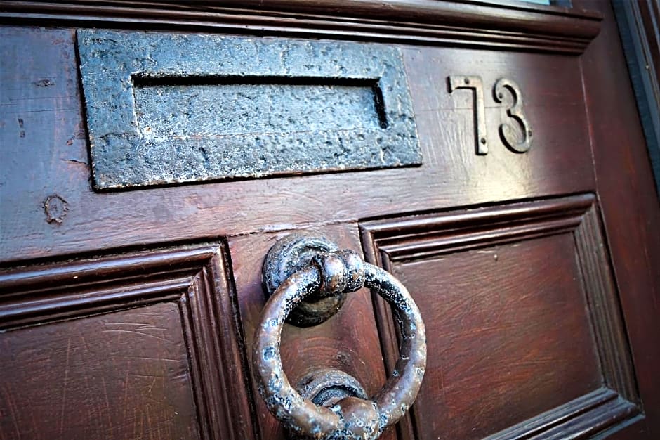 Ricky Road Guest House - Premium