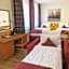 Garner Hamburg Wandsbek Marktplatz By IHG