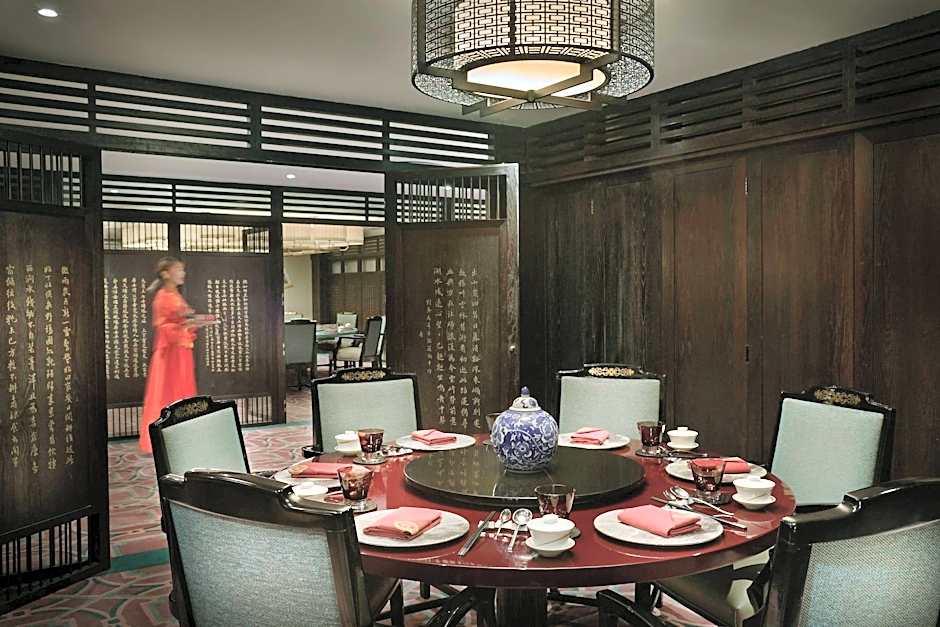 Al Bustan Palace, a Ritz-Carlton Hotel