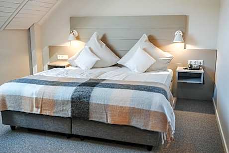 Superior One-Bedroom Apartment