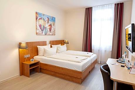 Standard Double Room with Kitchenette