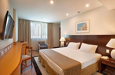 Junior Suite with City View