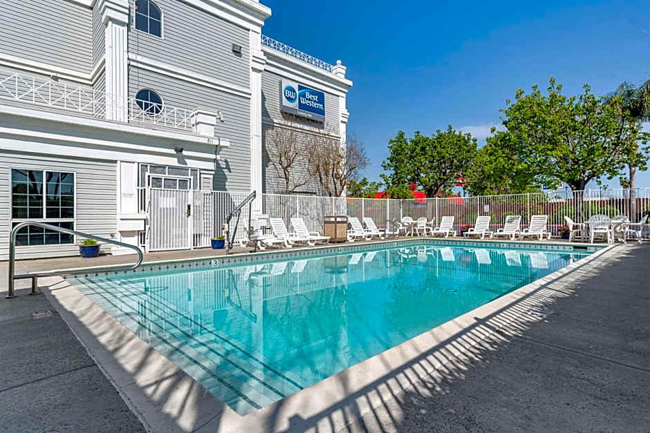 Best Western Luxury Inn