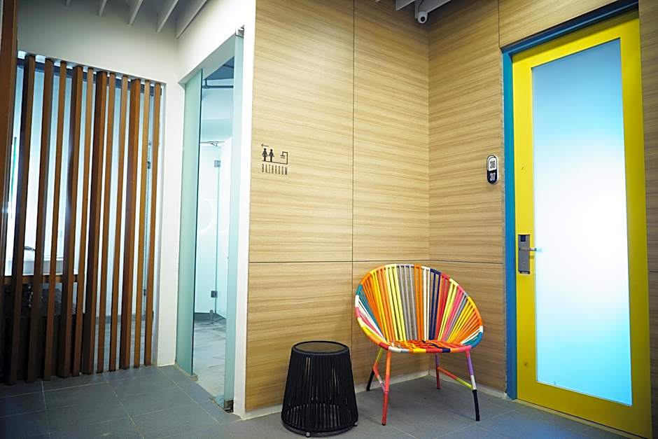 Borough Capsule Hostel Bali