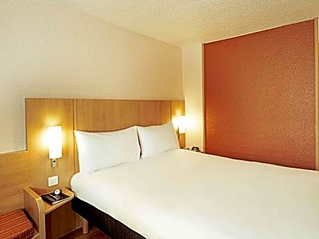 Standard Room with 1 double bed