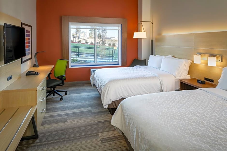 Holiday Inn Express & Suites Bend South