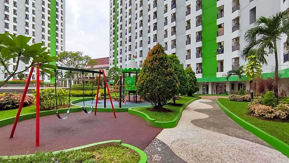 RedLiving Apartemen Green Lake View Ciputat - Juragan Rooms Tower B with Fast Wifi