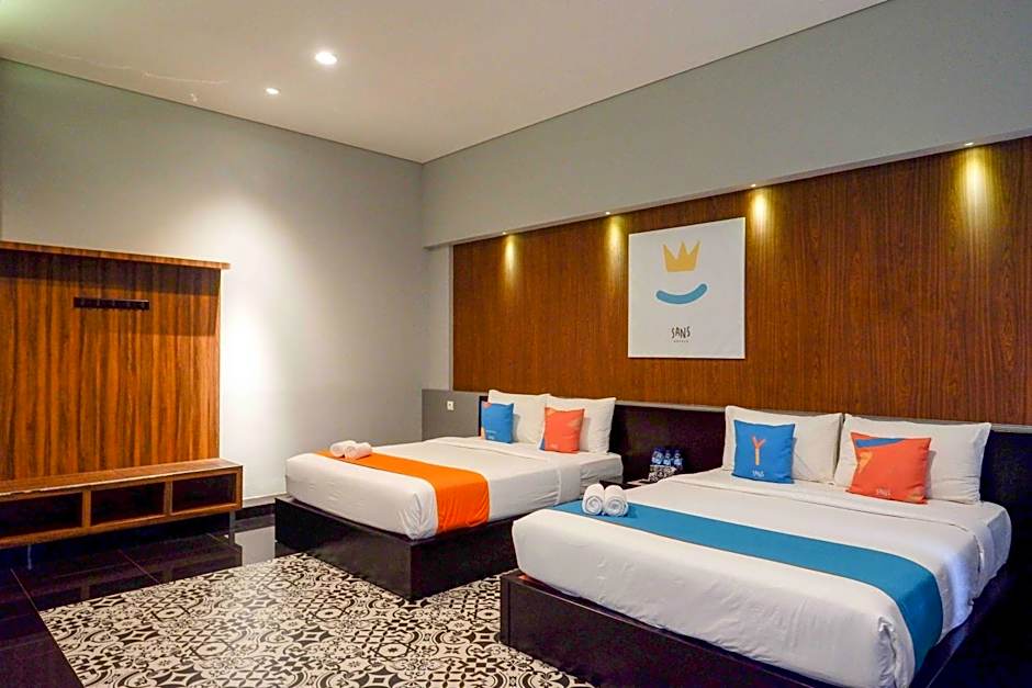 Sans Hotel Empress Simpang Lima