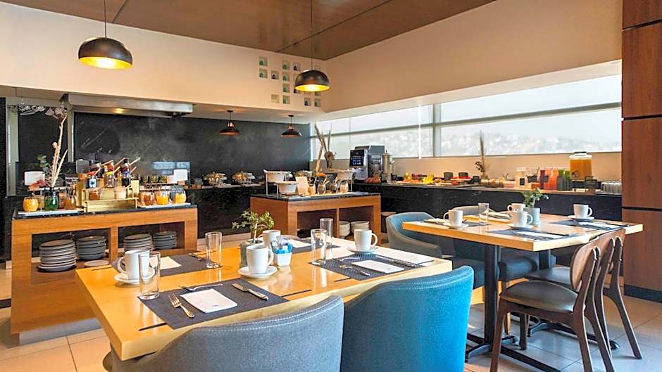 NH Mexico City Valle Dorado