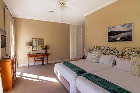 Deluxe Suite - Garden Facing - 2