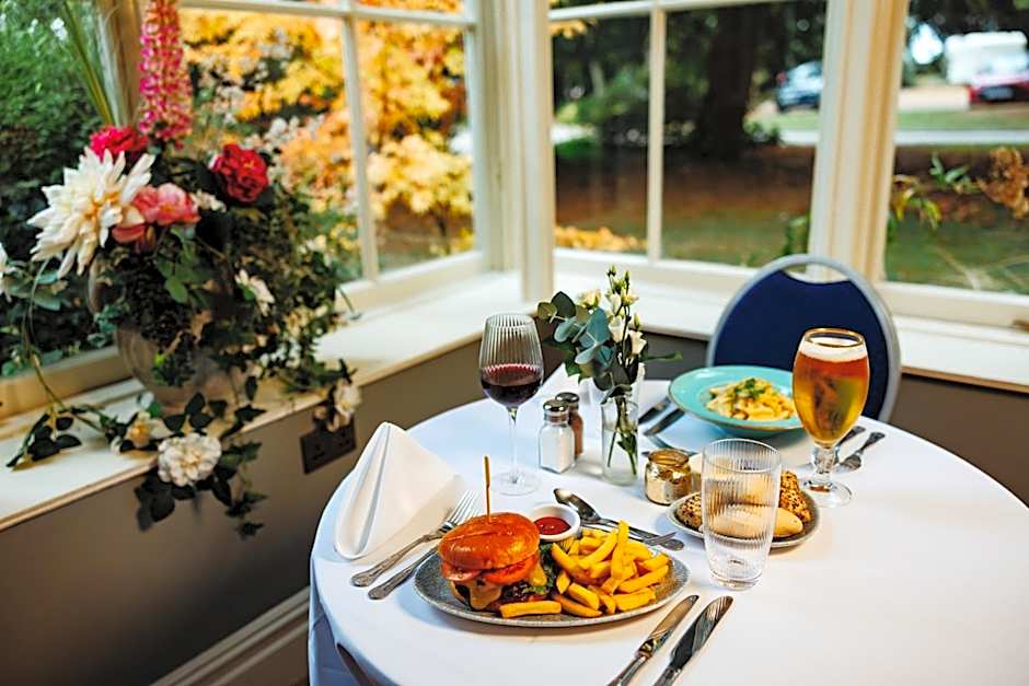 Woodland Manor Hotel